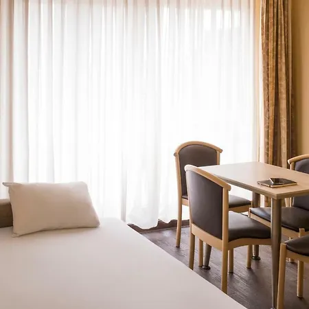 Hotel apartamentowy Adagio Mont-blanc 3*